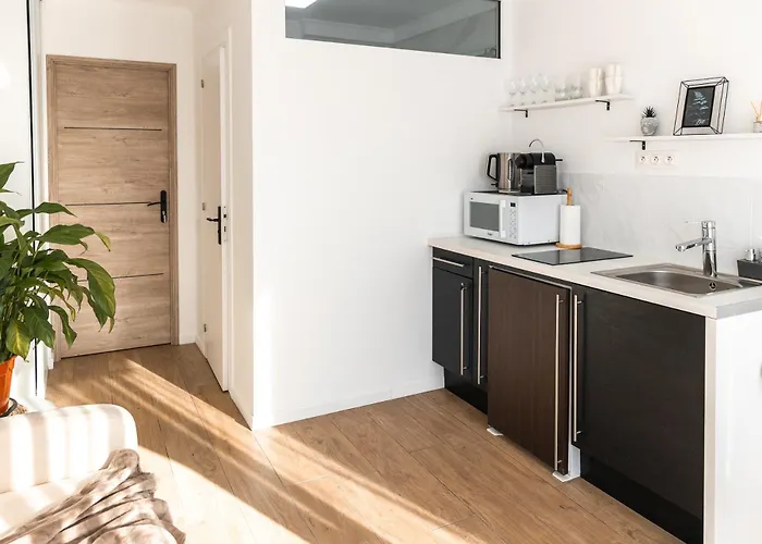 Avec Climatisation, A 900 M De La Apartment