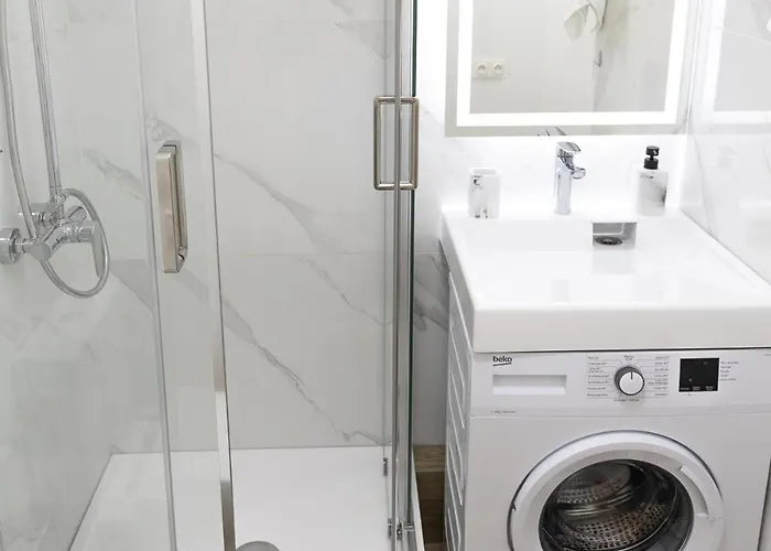Avec Climatisation, A 900 M De La Apartment *