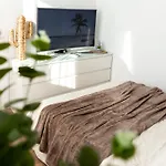 Appartement Avec Climatisation, à 900 M De La