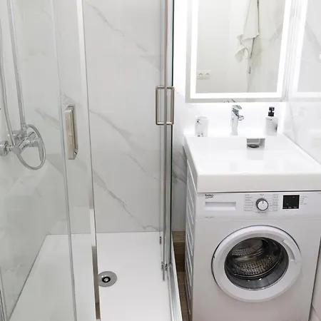 Avec Climatisation, A 900 M De La Apartment *